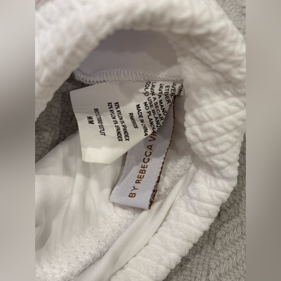 NWOT 🎁 BECCA White Textured Bikini Set - Picture 8 of 9